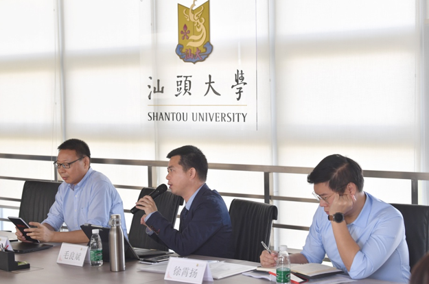 bv伟德毛良斌副经理回答现场提问