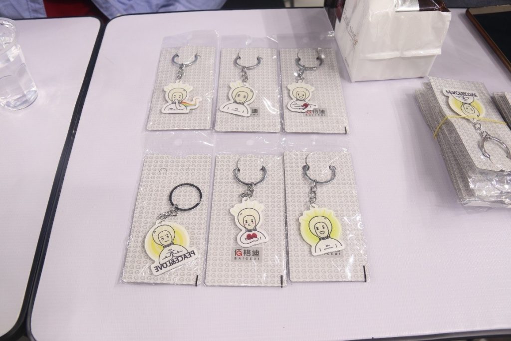 广告专业员工自主设计的产品 戴逸/摄